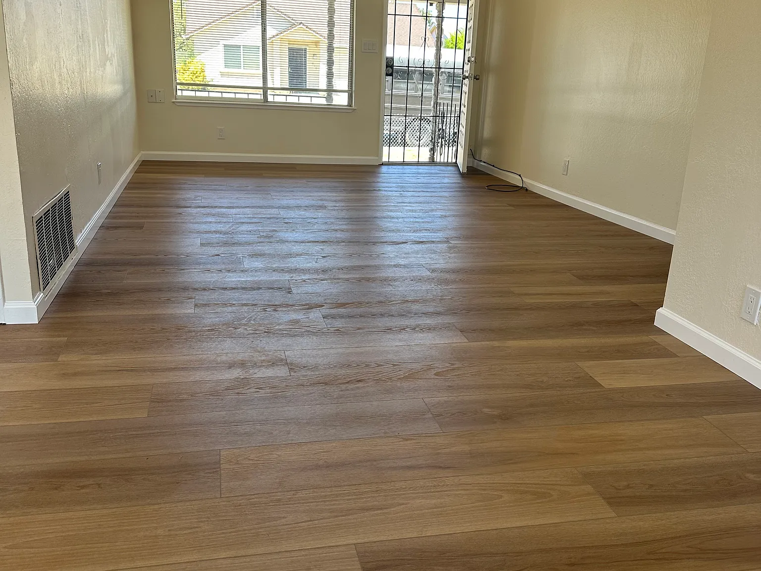 3 bed, 1119 sqft, $2,550 — Photo 2