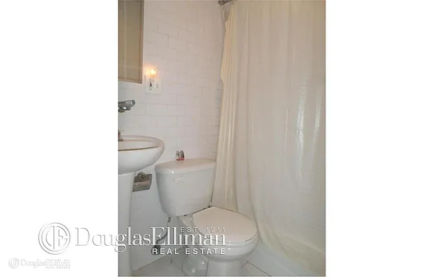 Rented by Douglas Elliman | media 16