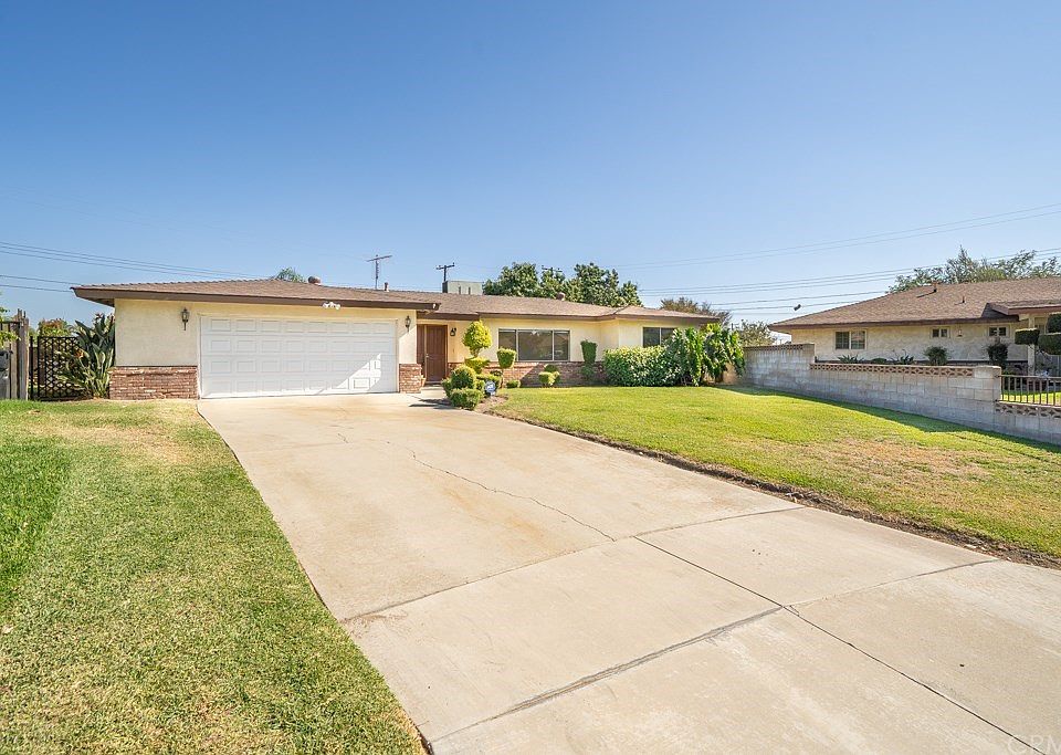 1st image of 9851 El Molino Pl