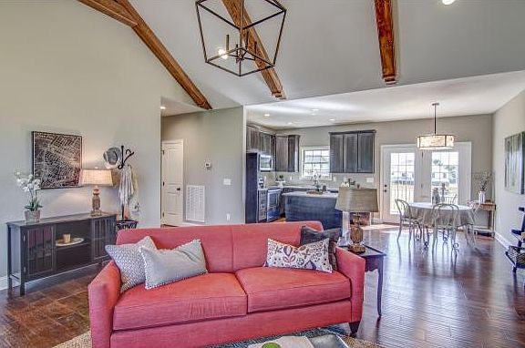 5th image of 177 Manor Ln