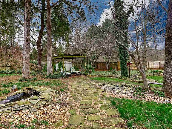 5th image of 306 Brasfield Dr