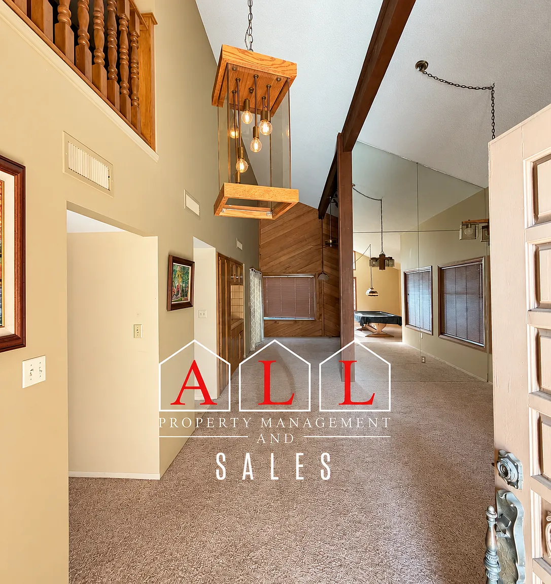 4 bed, 2.5 bath, 2478 sqft, $2,600 — Photo 2