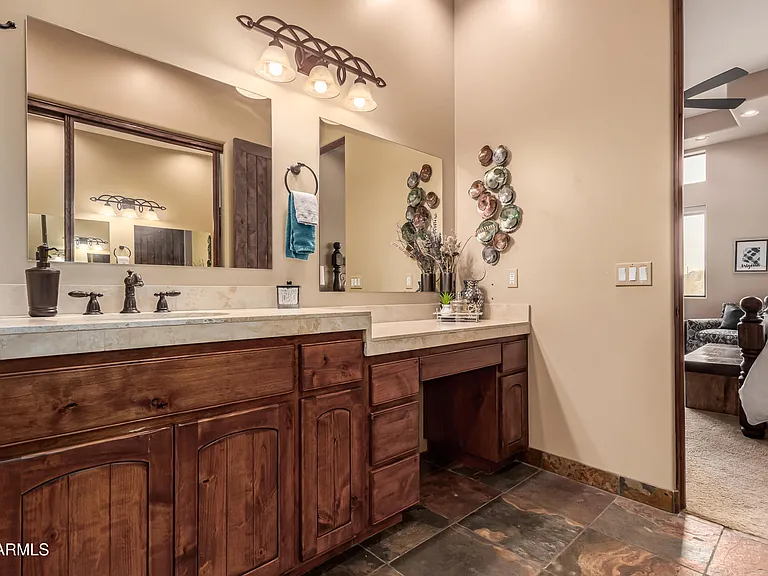 36138 N Summit Dr — Photo 28