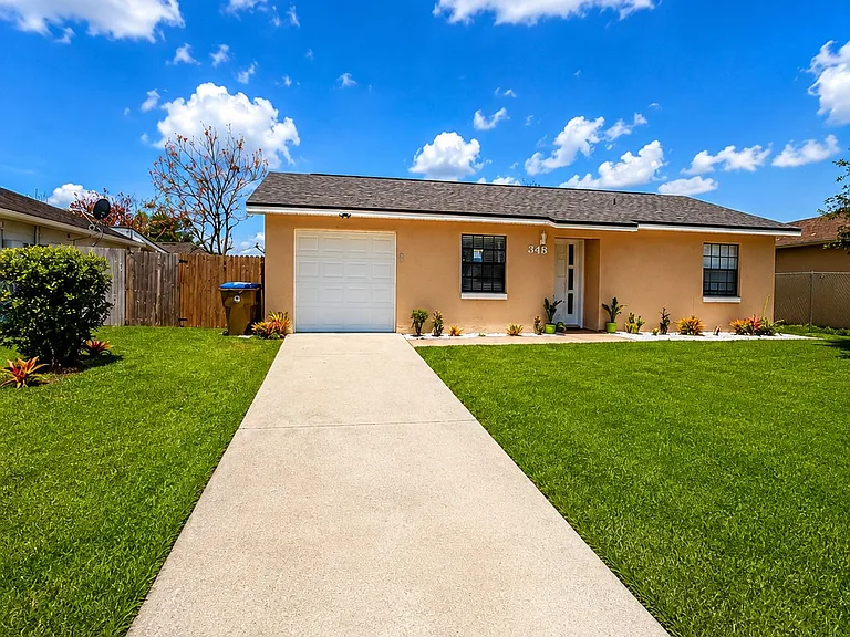 348 Cornwallis Ct — Photo 1