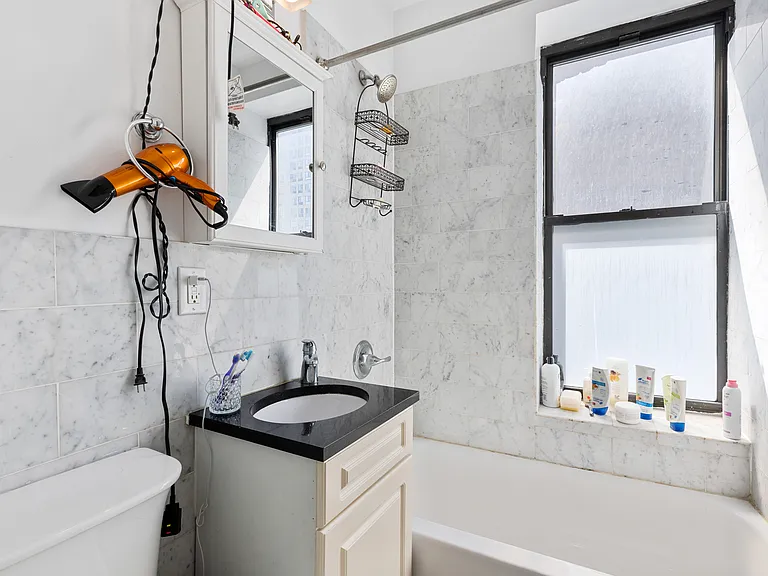 61 Delancey St #4 — Photo 5