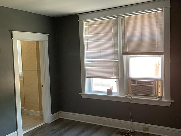 3rd image of 2301 Bellevue Ave #1N