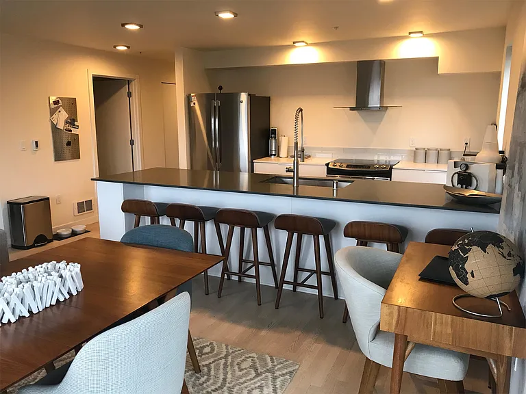 515 Summit Ave E #303 — Photo 3