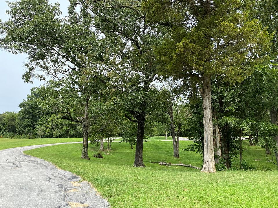 2nd image of 650 Everetts Ln