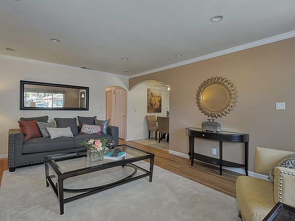 4th image of 2116 Del Monte Ave