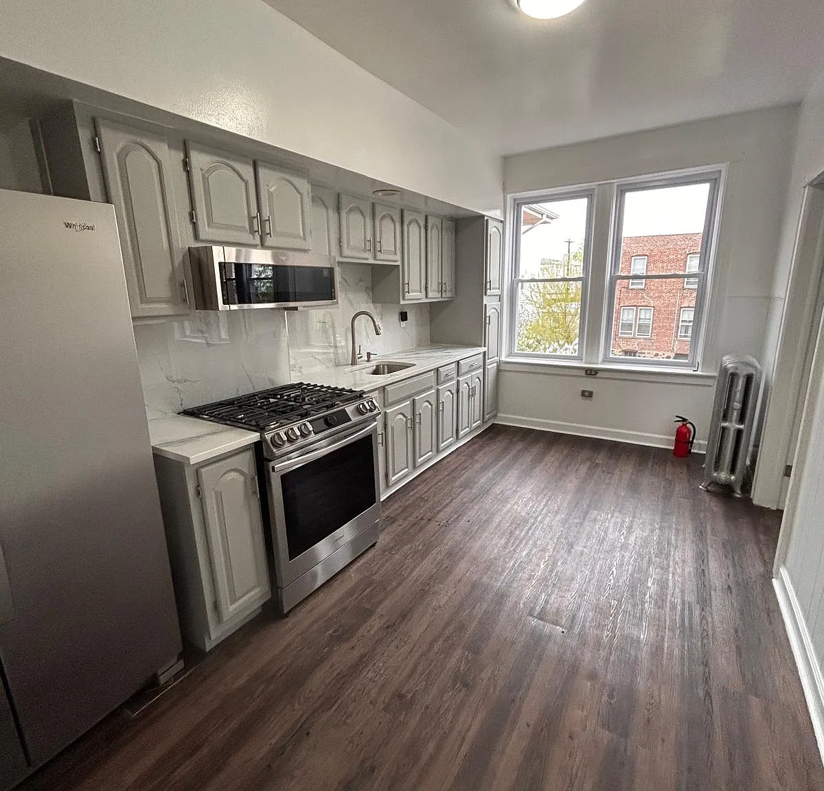 3 bed, 1000 sqft, $2,800 — Photo 1