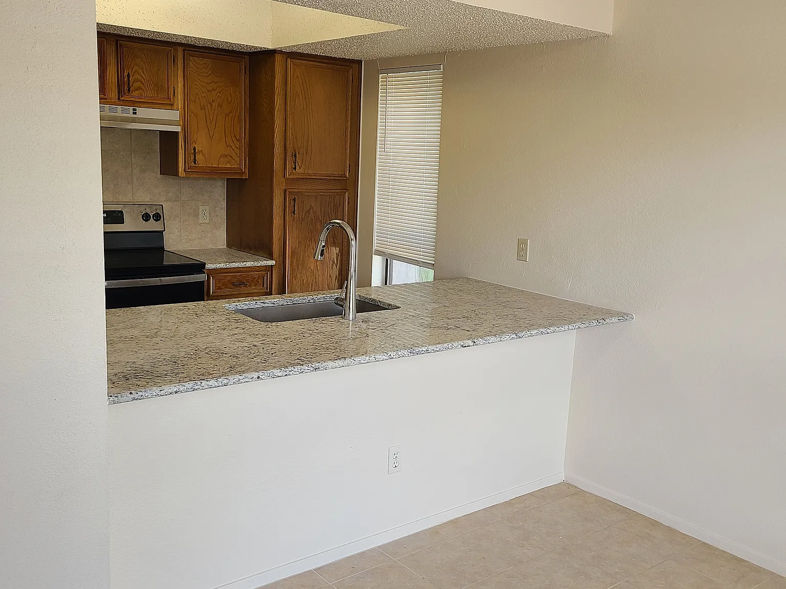 3 bed, 1050 sqft, $1,250 — Photo 4