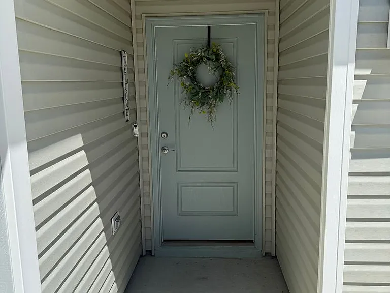 7185 Denver Ave — Photo 2