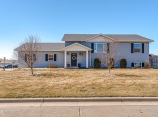 6524 Edgerly Ln, Lincoln, ND 58504