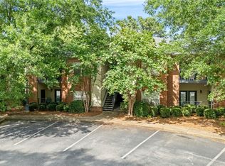 3297 S College St #E102, Auburn, AL 36830