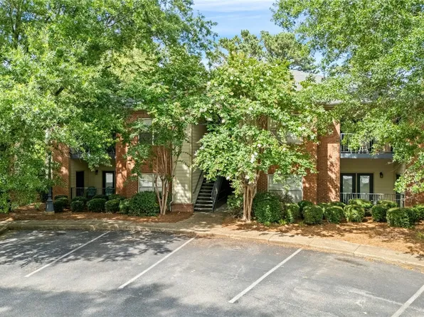 3297 S College St #E102, Auburn, AL 36830