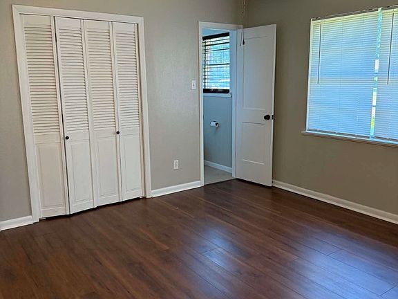 3rd image of 202 Shamrock Dr