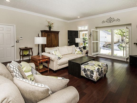 5th image of 9906 Carrington Dr