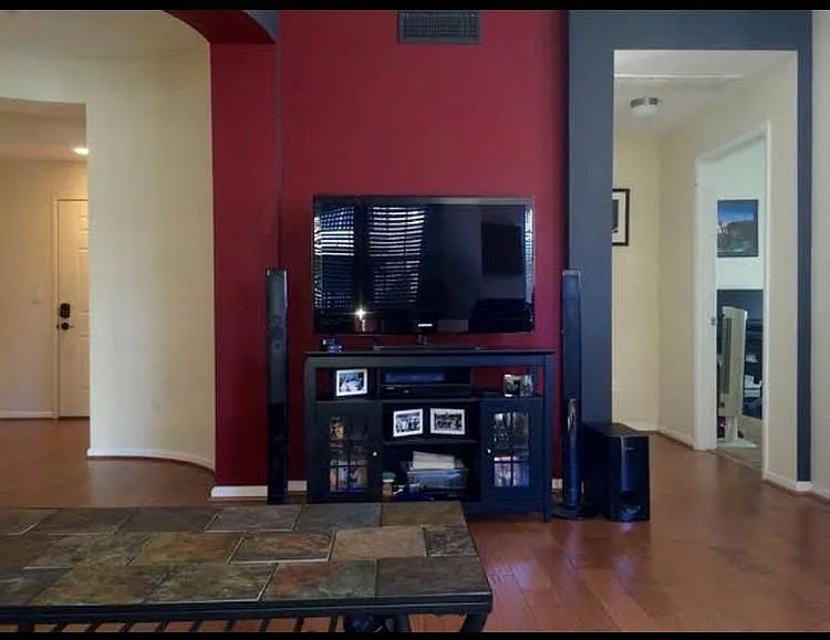 2 bed, 1192 sqft, $2,550 — Photo 4
