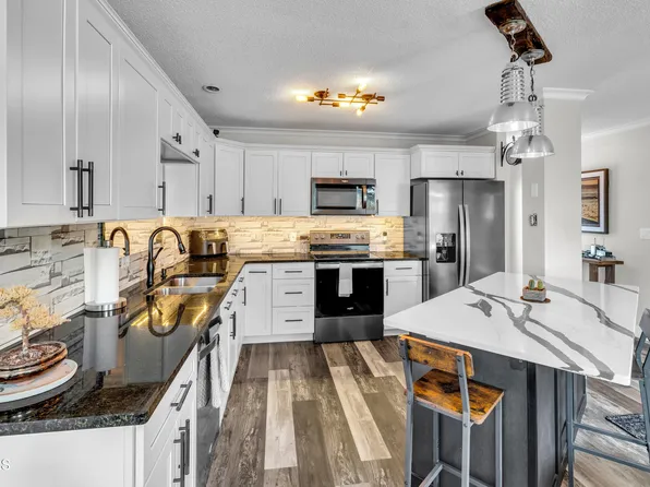 2855 Warwick Loop #A, Bismarck, ND 58504