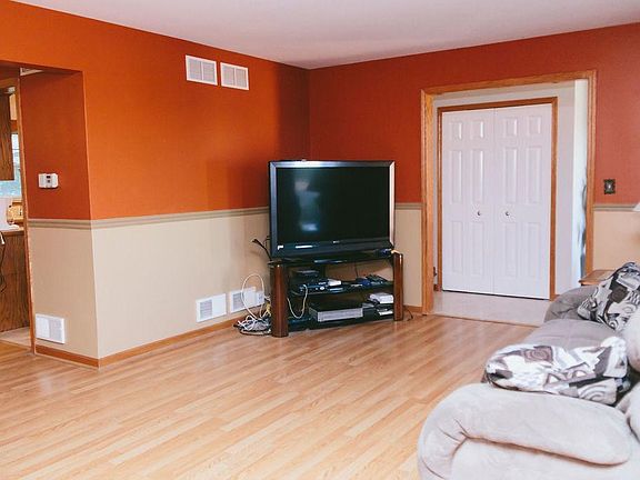 4th image of 905 W Haven Ave