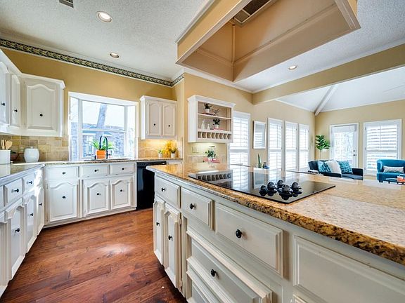 4th image of 6801 Clear Springs Cir