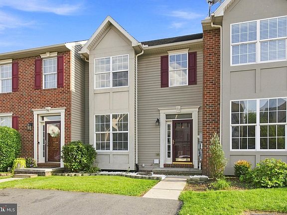 3rd image of 53 Sara Ln