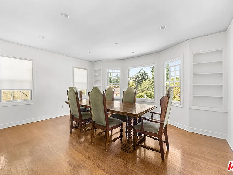 2411 Saint George St — Photo 13
