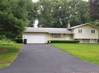 195 Gunarh Dr, Akron, OH 44319