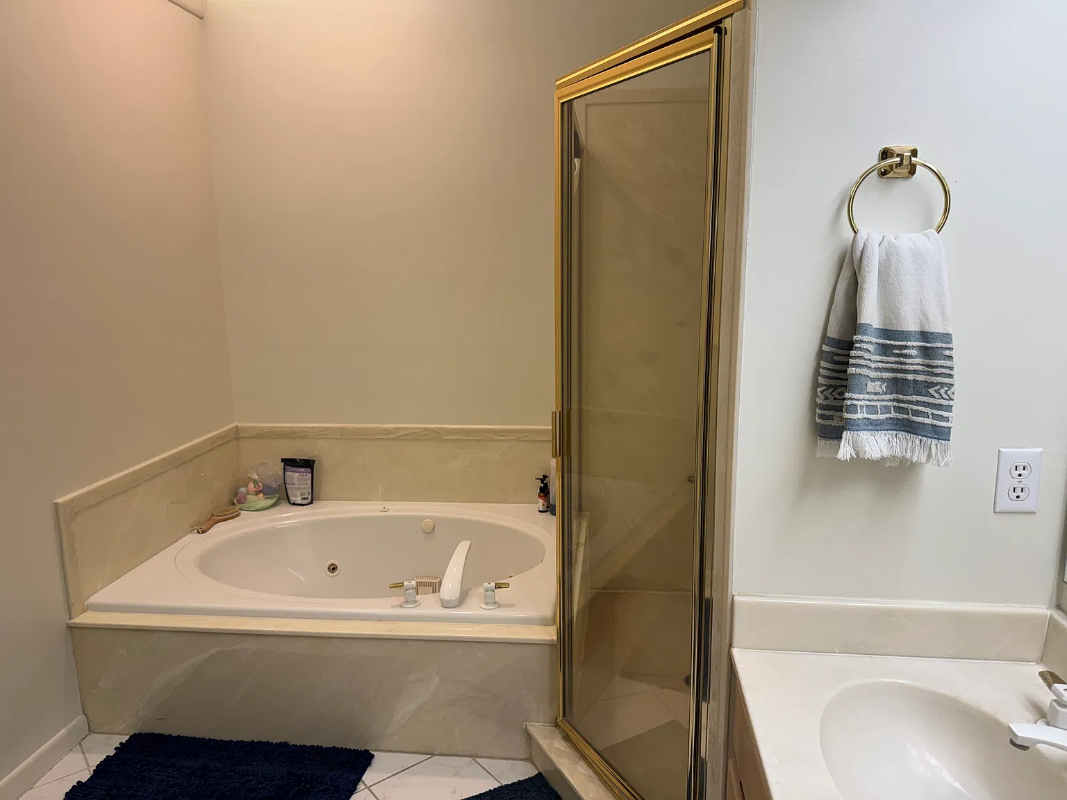 974 S Barton Ct — Photo 3