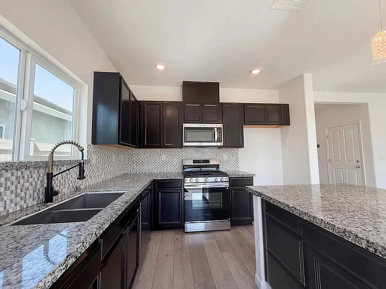 4571 Juneberry Dr — Photo 10