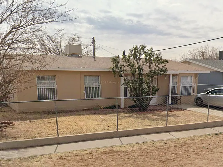5008 Pikes Peak Dr — Photo 1