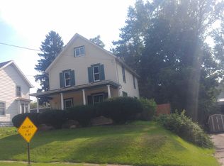 31 Babcock Ave, Silver Creek, NY 14136