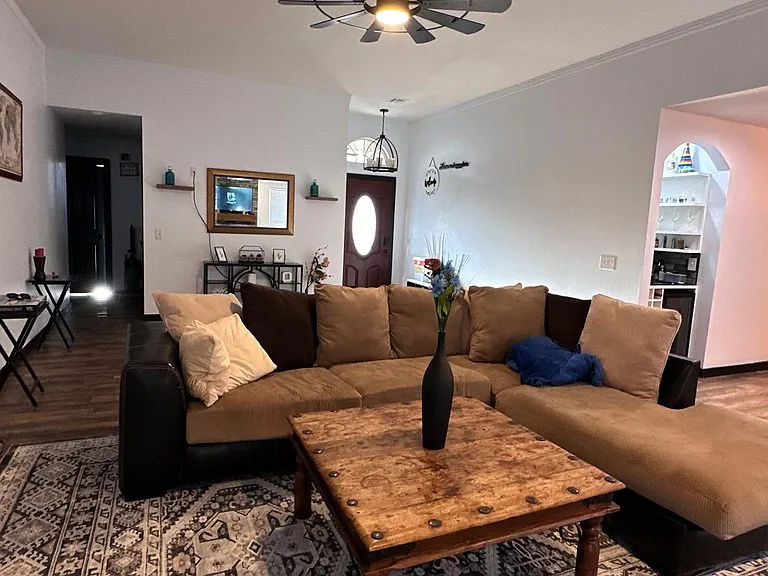 7 Stratton Ln — Photo 3