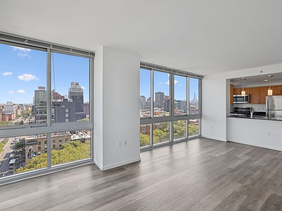 3rd image of 229 Chrystie St #716-0