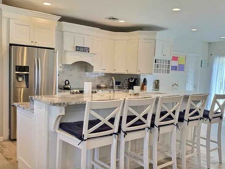 18 Fairview Ave — Photo 2