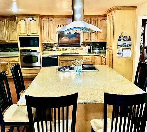 4th image of 174 Candlewick Ct