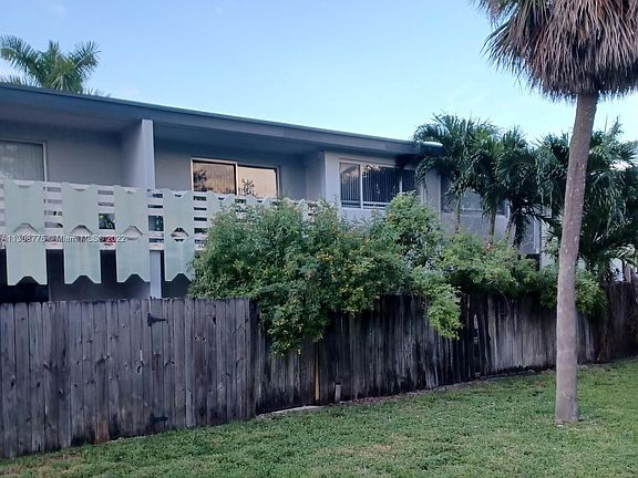 4th image of 980 NE 170th St APT 204