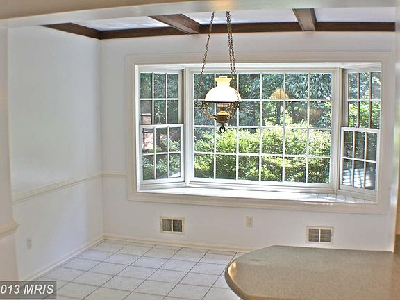 5th image of 8113 Horseshoe Ln