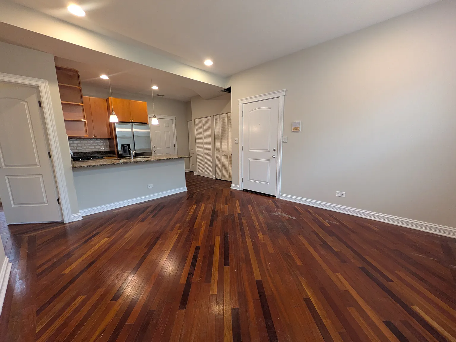 2 bed, 600 sqft, $1,800 — Photo 3