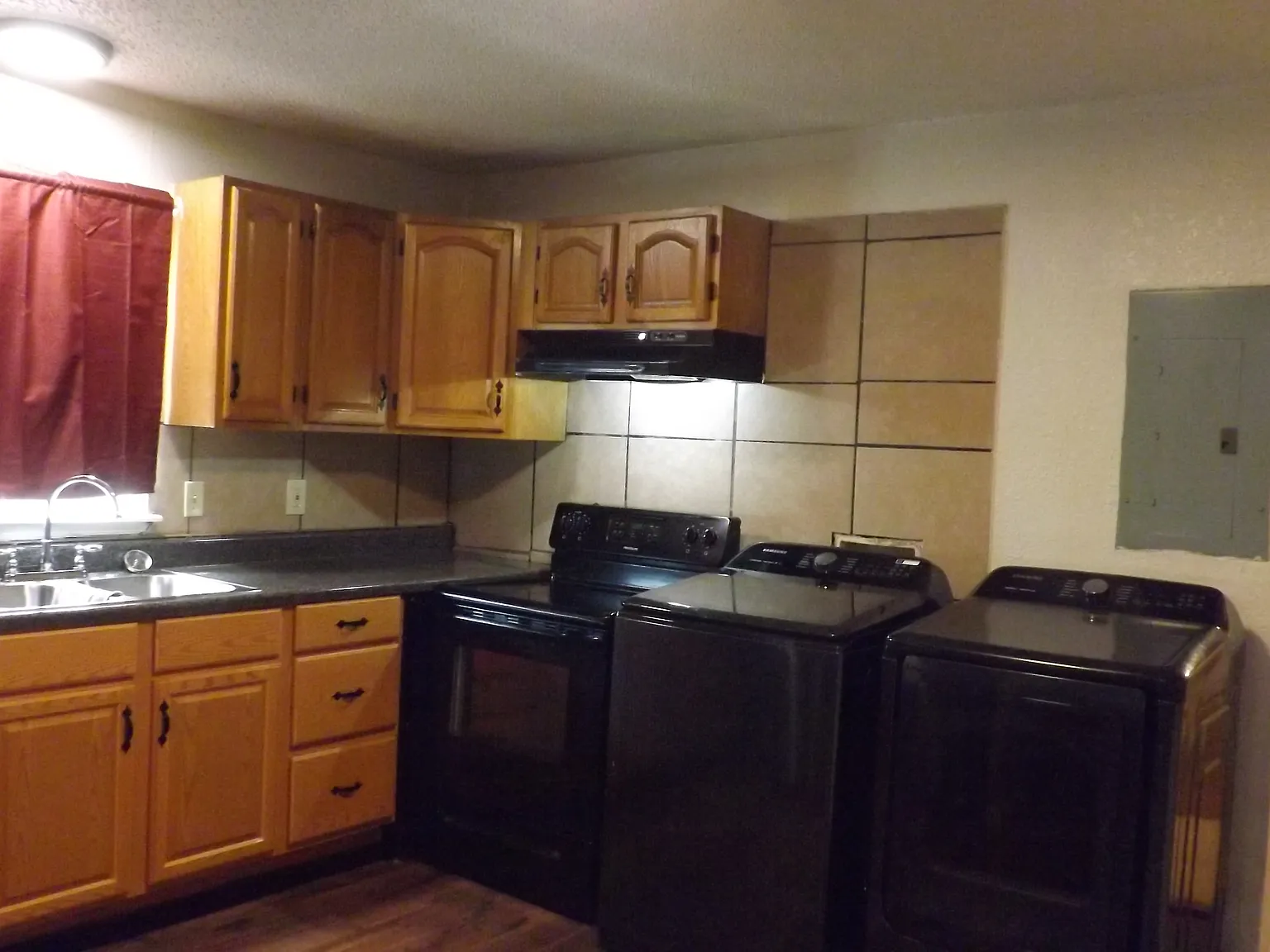 3 bed, 950 sqft, $1,150 — Photo 3