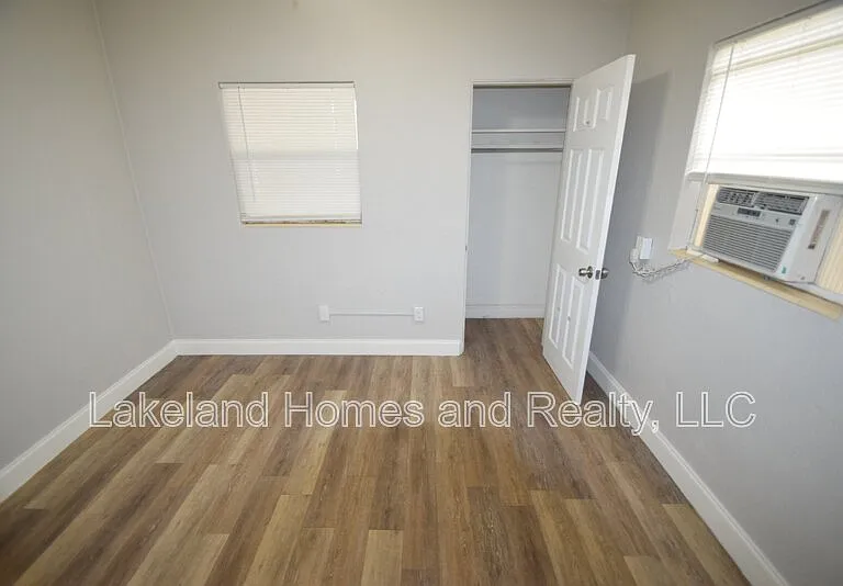 730 26th St NW — Photo 15