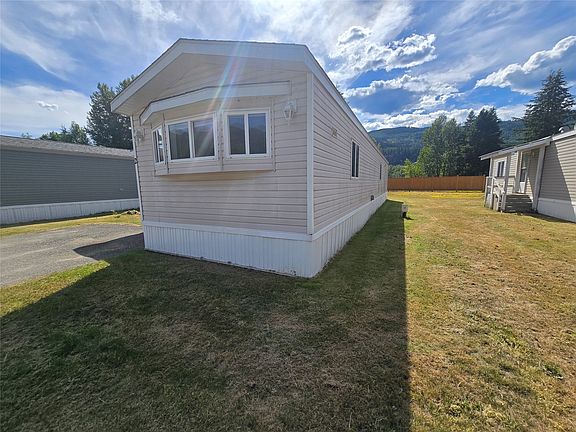 2nd image of 130 Ferry Rd #2