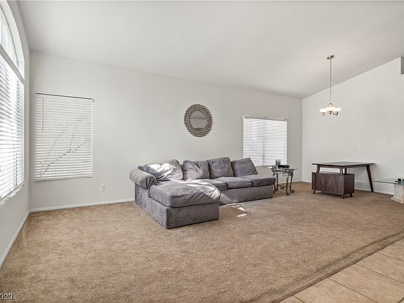 5th image of 270 El Camino Verde St