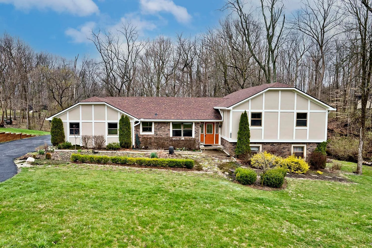 8505 Thornhill Dr photo 1