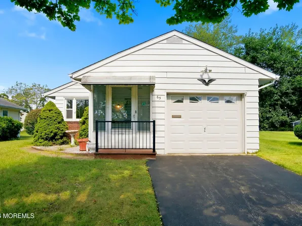 65 Sunflower Lane, Toms River, NJ 08755