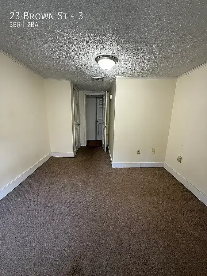 23 Brown St APT 3 — Photo 4