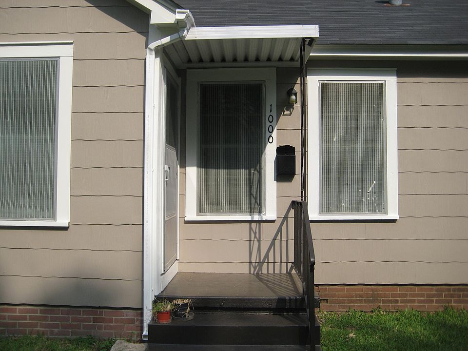2nd image of 1000 Filhiol Ave