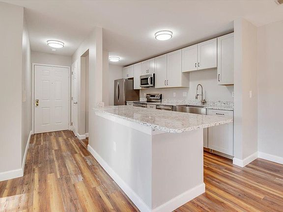3rd image of 810 Carrington Place