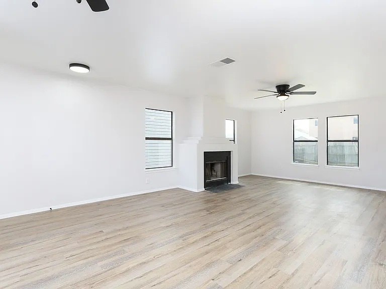 6870 Flaming Ridge Dr — Photo 6