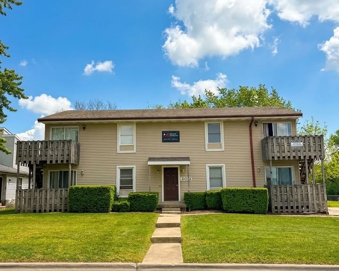 300 College Park Drive — Photo 1